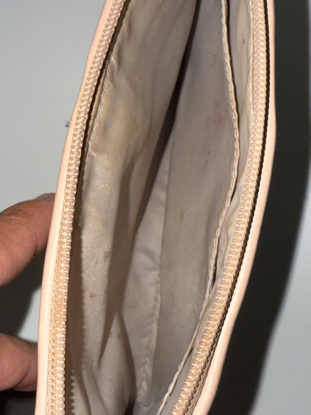 Coach Black Signature Pouch with Tan Trim and Red Pull - Picture 5 of 5